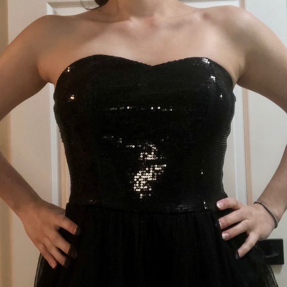 FOREVER 21 | Black Sequin Strapless Dress - Picture 4 of 8